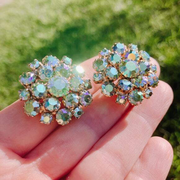 VTG Mid Century Earrings AB Rhinestone Cluster Clip On Gold Tone 1950s 60s - Picture 13 of 16